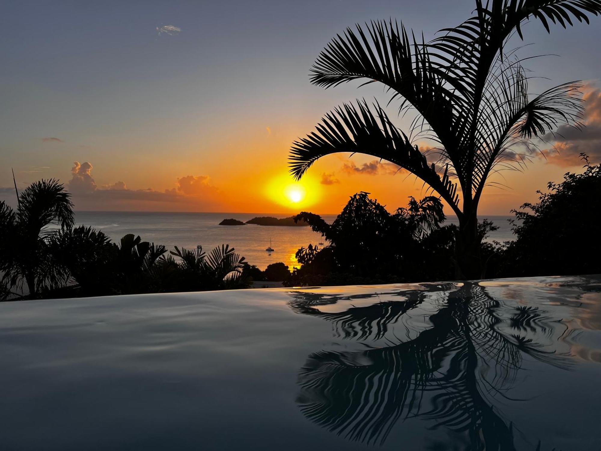 Sunset Palm - Villa Creole Avec Piscine Face Au Coucher De Soleil Et A La Reserve Cousteau Bouillante Bagian luar foto