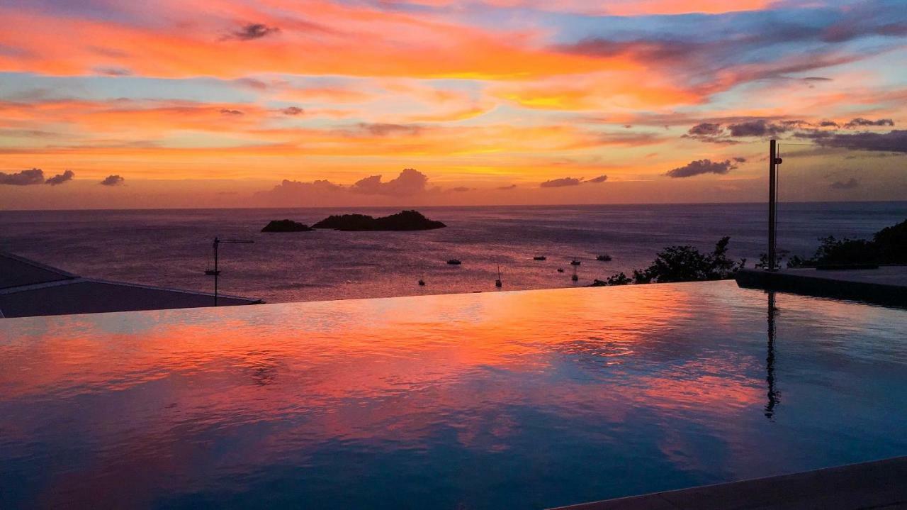 Sunset Palm - Villa Creole Avec Piscine Face Au Coucher De Soleil Et A La Reserve Cousteau Bouillante Bagian luar foto